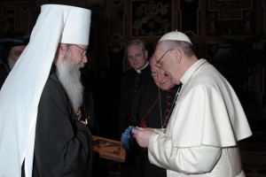 Metropolitan Tikhon congratulates Pope Francis on his Inauguration in March 2013.